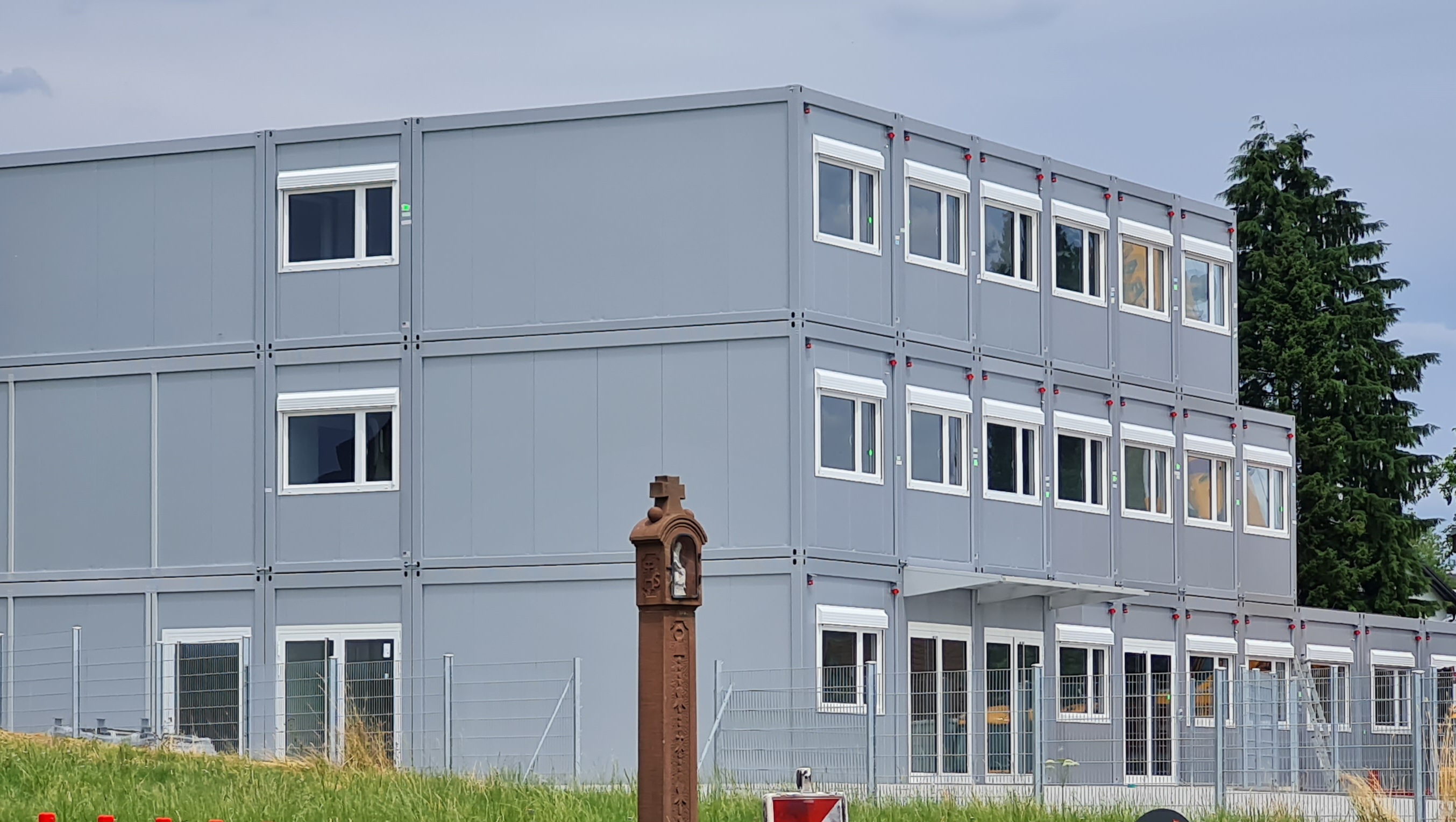 Ab geht es durch die Interimsschule