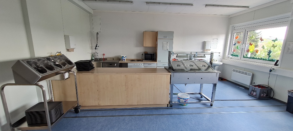 Ab geht es durch die Interimsschule