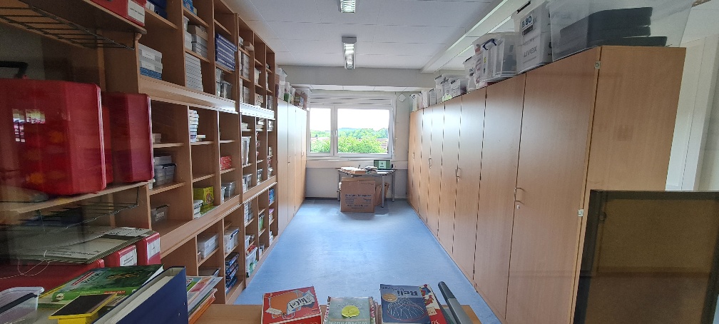 Ab geht es durch die Interimsschule