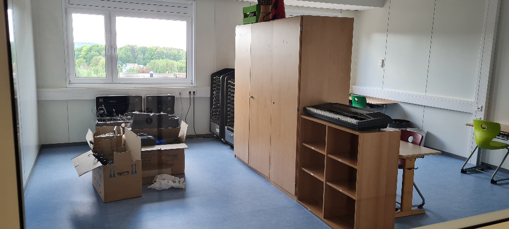 Ab geht es durch die Interimsschule