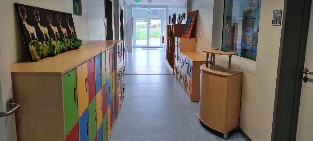 Ab geht es durch die Interimsschule